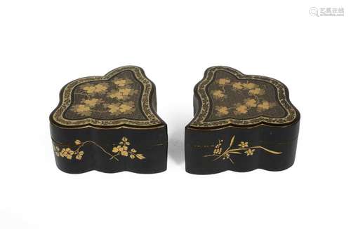 A Pair of Chinese Export Lacquer Boxes and Covers, early 19t...