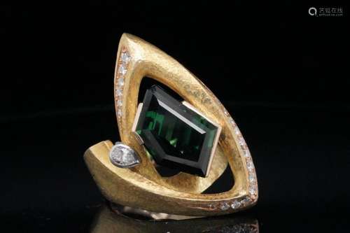 6.85ct Green Tourmaline, 0.40ctw Diamond and 18K Ring