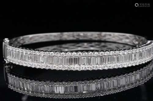 5.25ctw VS1-VS2/G-H Diamond and 18K Bangle