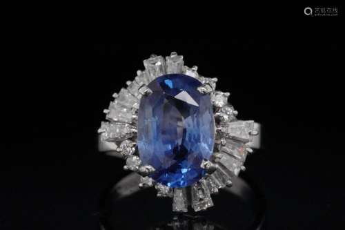 4.60ct Blue Sapphire, 1.15ctw Diamond & Platinum Ring
