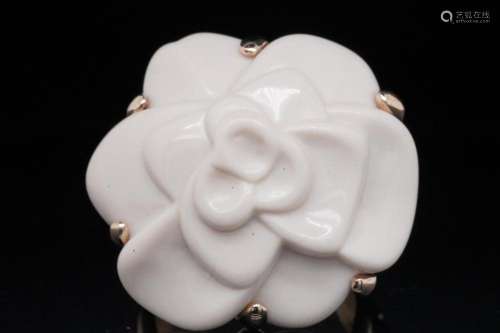 Chanel 18K Yellow Gold and Ceramic Camellia Ring