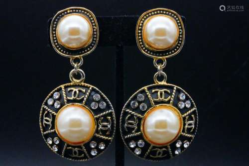 Chanel Glass Pearl and Crystal Gold Tone Ear Clips