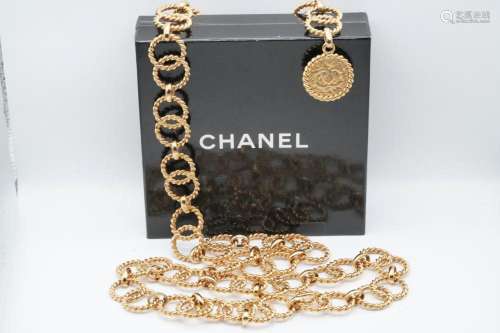 Chanel Late 1980s Gold Tone Chain Belt W/Box