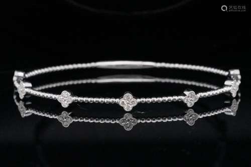 18K White Gold and 0.50ctw SI1-SI2/G-H Diamond Bangle