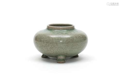 A Yaozhou Ware Celadon Tripod Water Pot