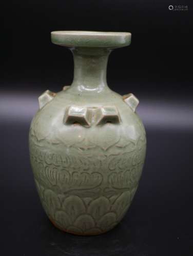 Song Dynasty Celadon Meiping Vase W/Carved Lotus