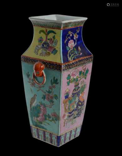 Qing Dynasty Imperial Famille Rose Vase (Has Marking)