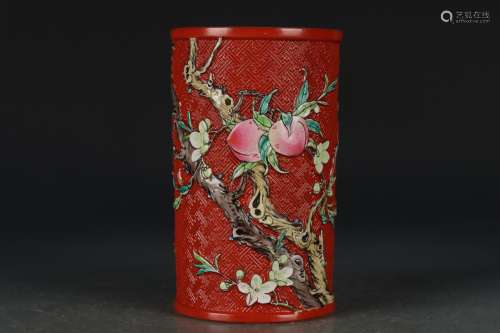 清乾隆漆红釉雕刻粉彩祝寿花卉纹笔筒