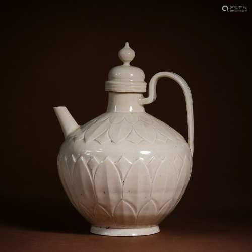 Ding Kiln wine pot in song Dynasty