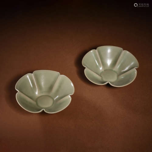 Flower mouth bowl of Yaozhou Kiln in Song Dynasty