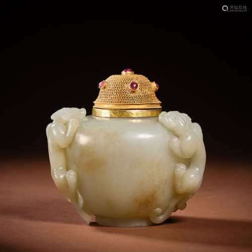 Hetian jade gold bottle with lid in qing Dynasty