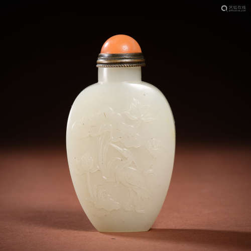 Hetian jade snuff bottle from the Qing Dynasty