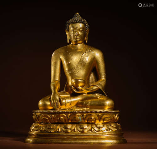 Gilding Buddha statue in qing Dynasty