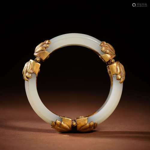 Hetian jade bracelet in the Tang Dynasty