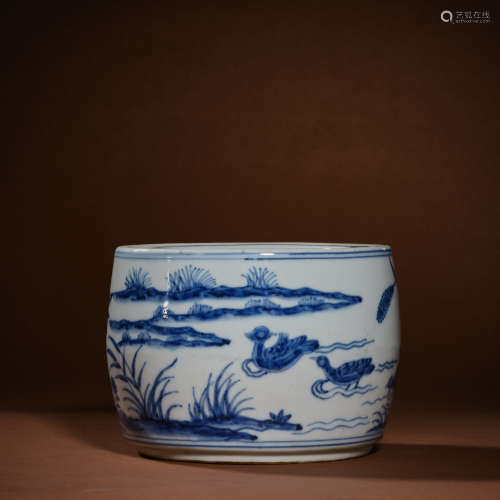 Ming dynasty blue and white small pot