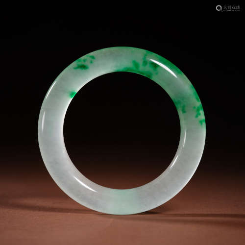 In the qing dynasty jade bracelet