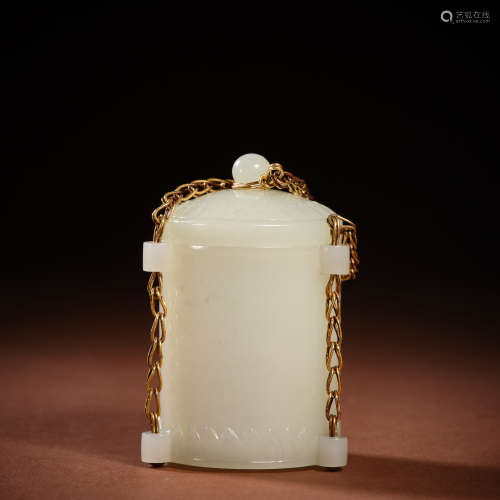 Hetian jade vase from the Qing Dynasty