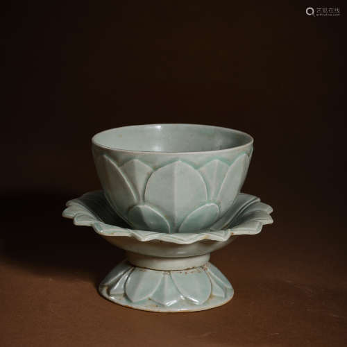 Song Dynasty Yaozhou kiln flower mouth cup