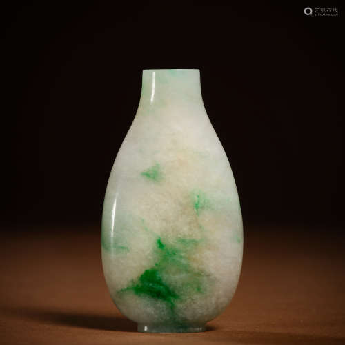 Jade snuff bottle from the Qing Dynasty