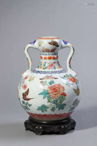 Famille Rose Butterfly and Flower Gourd-Shape Vase