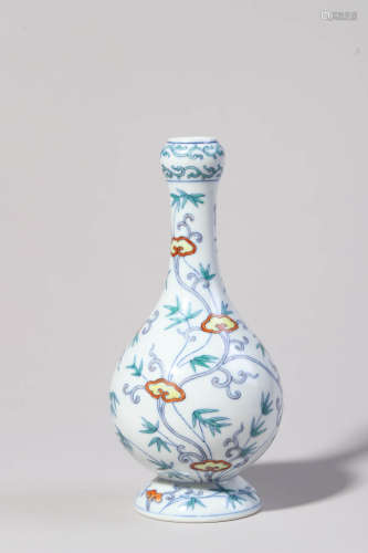 Doucai Glaze Ruyi Garlic-Head-Shape Vase