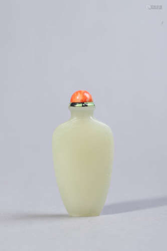 Carved White Jade Key Fret Snuff Bottle