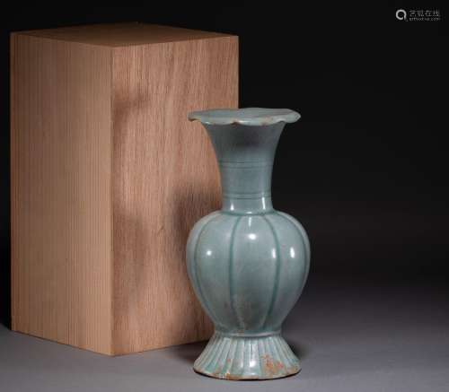 Chinese Song Dynasty celadon vases