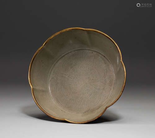 Silver gilt inlaid flower mouth bowl from Yue Kiln in Song D...