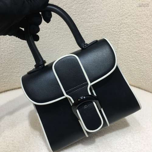 delvaux mini黑色白滚边