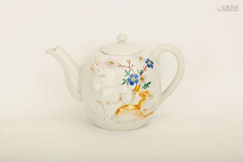 A EXPORT FAMILLE ROSE PORCELAIN TEAPOT.C623.