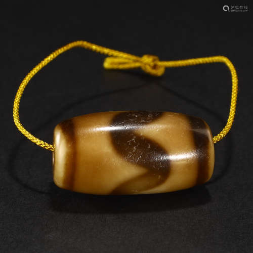 Ancient tiger tooth beads