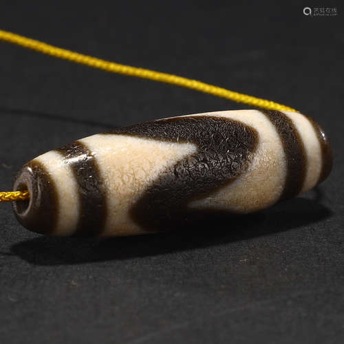 Ancient tiger tooth beads