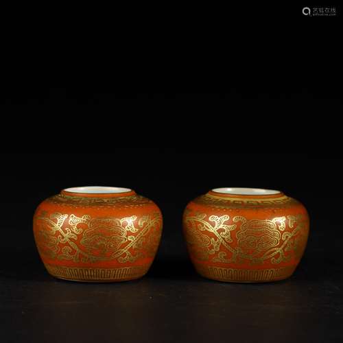 A pair of small gold pots painted by Fan Hong in Qing Dynast...