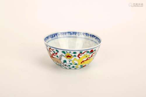 A DOUCAI CUP WITH “DA MING CHENG HUA NIAN ZHI” BLUE SIX-CHAR...