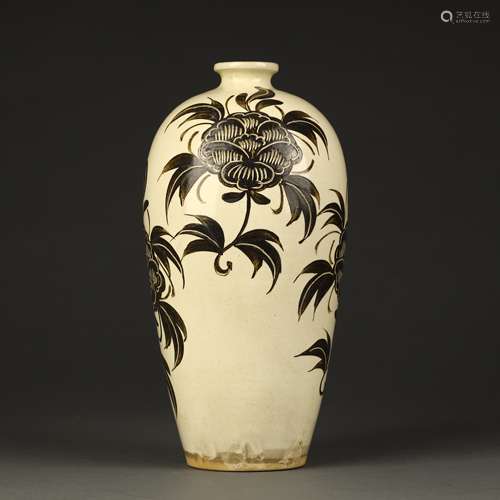 Cizhou kiln carved flower plum bottle