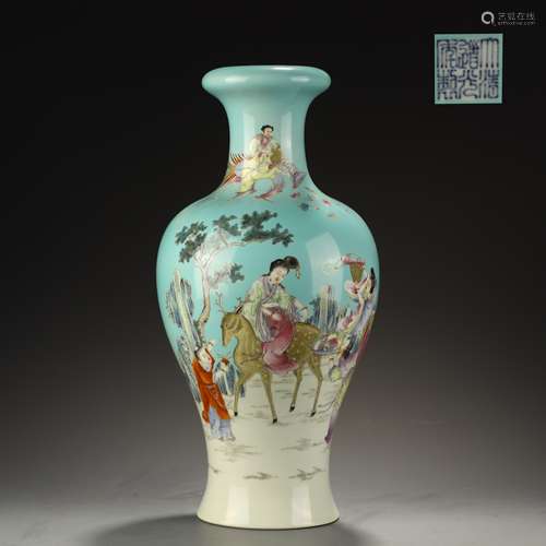 Qing Dynasty pastel figure bottle