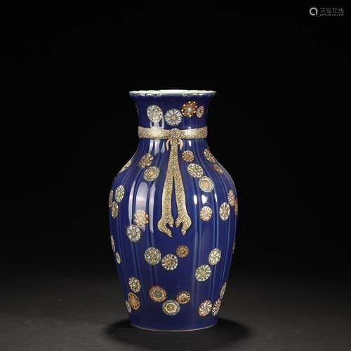 Qing Dynasty blue glaze pastel ball flower bottle