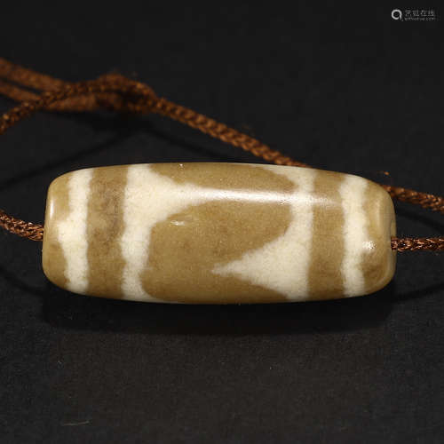 Ancient tiger tooth beads