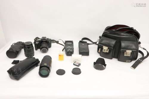 Canon camera with extra lenses