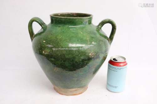 A Chinese antique green glazed pottery jar
