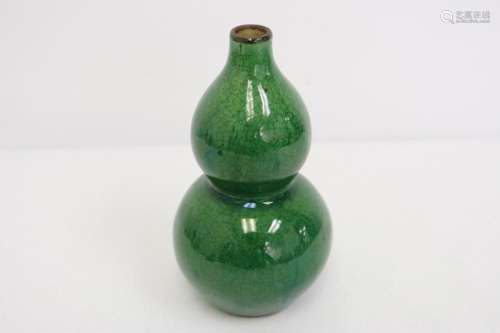 Chinese green glazed gourd shape vase