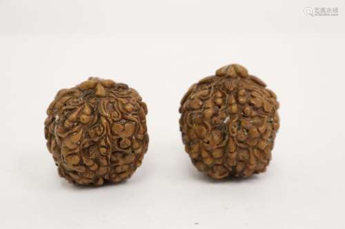 2 walnuts