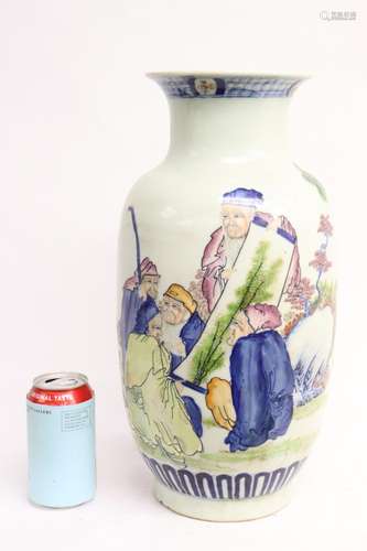 Chinese wucai porcelain vase