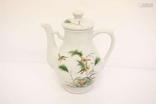 Fine Chinese famille rose porcelain teapot