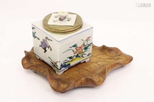 Chinese 19th/20th c. porcelain ink bottle on stand
