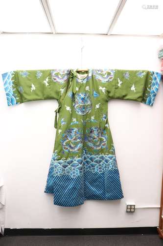 An embroidery robe