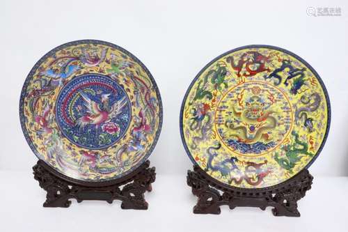 2 famille rose porcelain plates