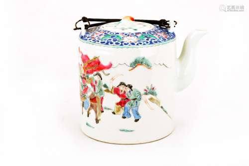 A FAMILLE ROSE PORCELAIN TEAPOT PAINTED WITH LANDSCAPE AND B...