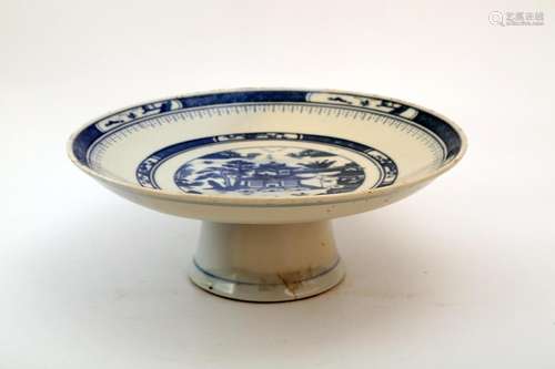 A BLUE AND WHITE LANDSCAPE PORCELAIN OFFERING DISH