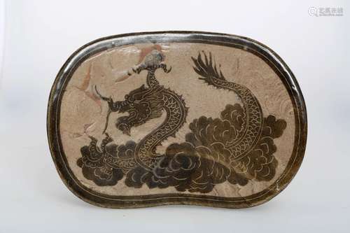 A JIZHOU KILN PORCELAIN DRAGON PATTERN PILLOW.C285.